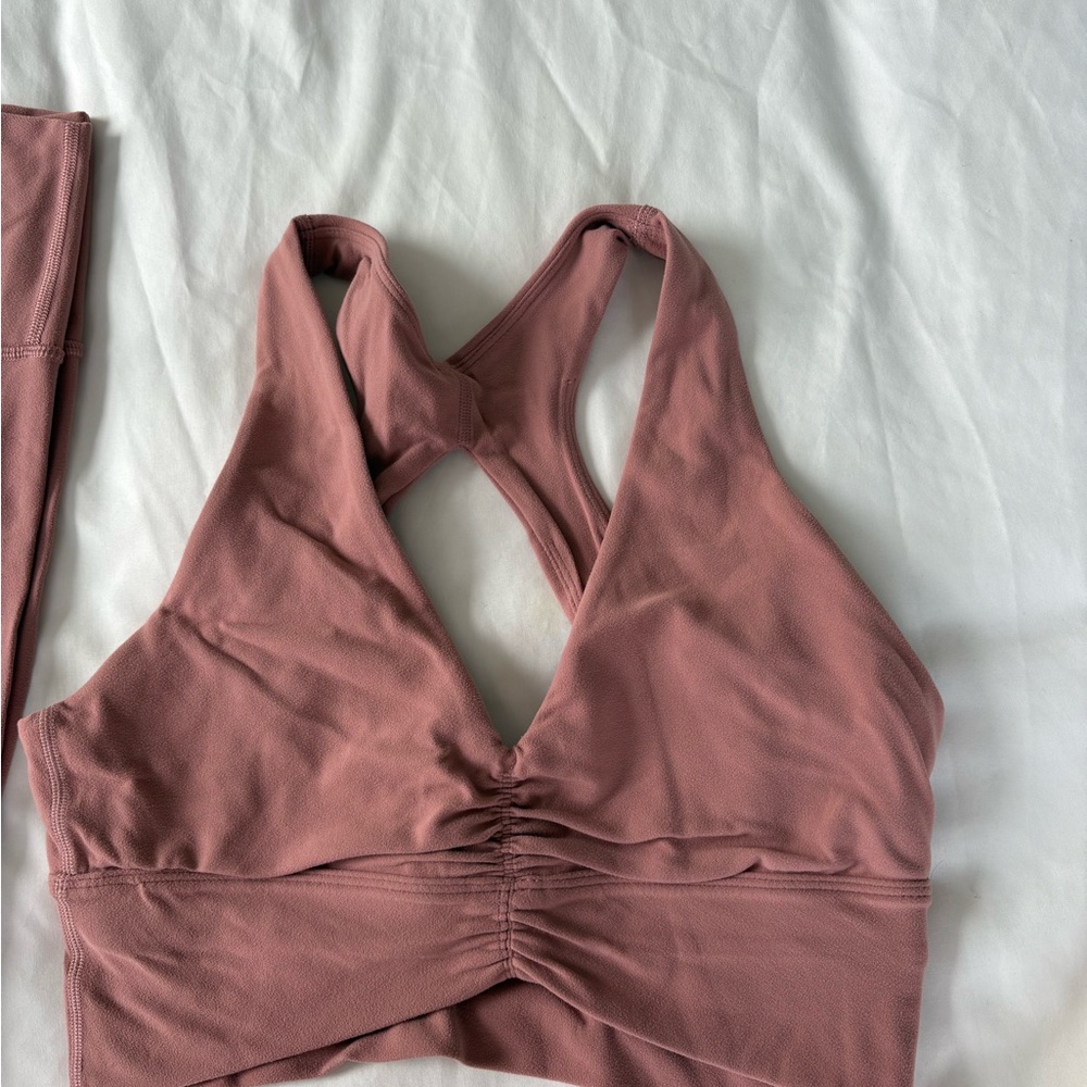 Aritzia Women's Rose/Mauve Sports Bra and Leggings Set - Picture 2 of 8